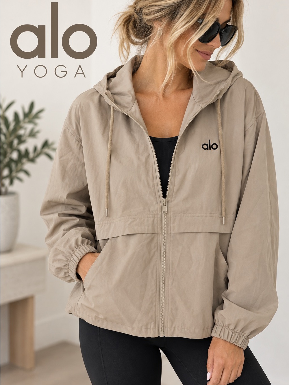 NEW WITH TAGS ALO Yoga Hooded Jacket – Size Large